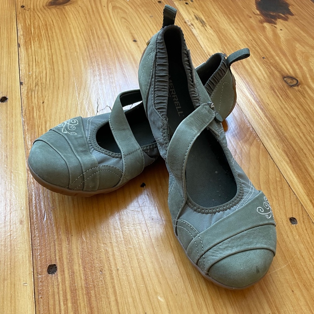 Merrell Bare foot - Vibram shoe  size - 6.5 (women’s)